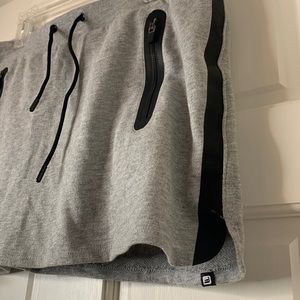 FABLETICS- Mini Athletic Skirt with functional zippers and drawstring.